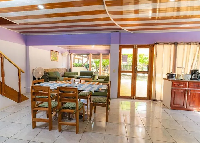 Almendro House Playa Ferienhaus *